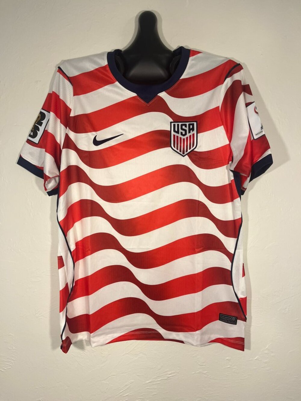 Nike USA 2026 Men's Soccer Jersey Red & White Home Striped NWT Men's Small